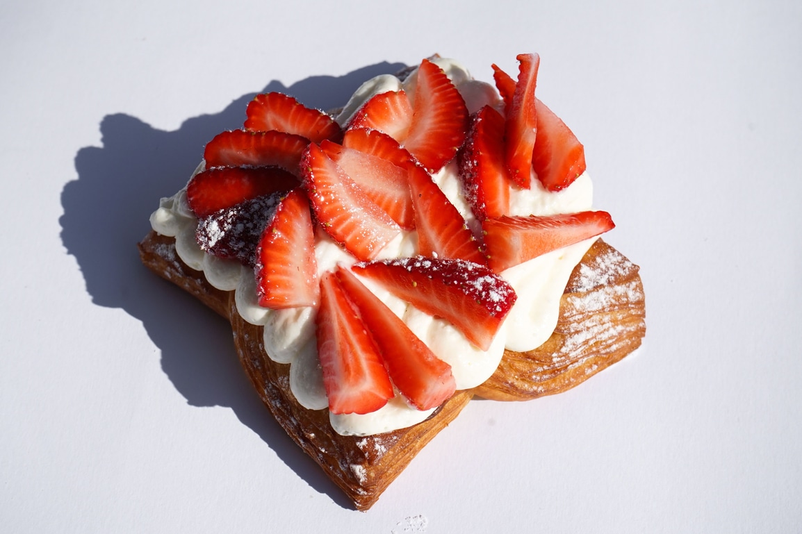 Дайніш з полуницею