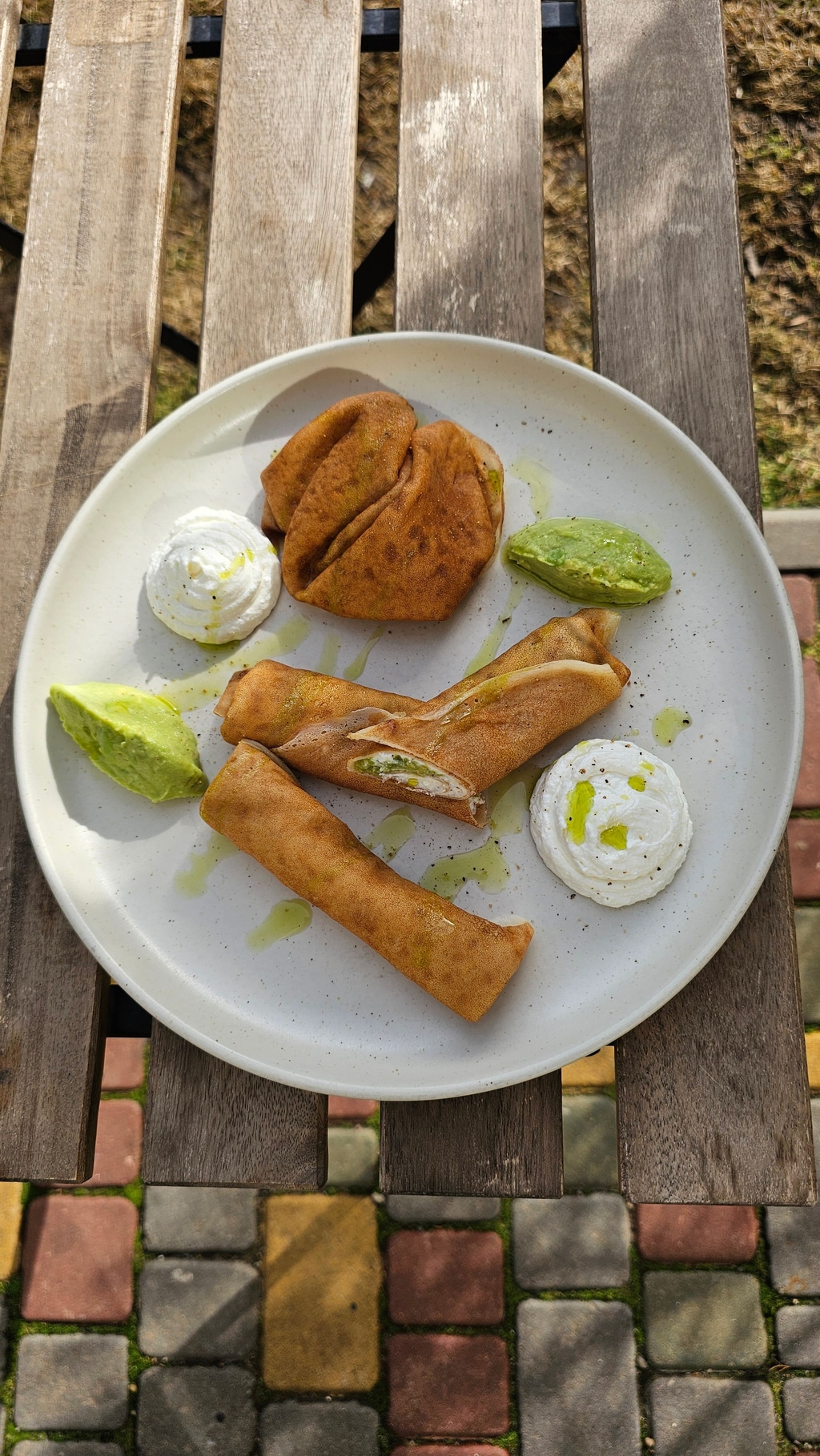 Млинці з кремом із авокадо