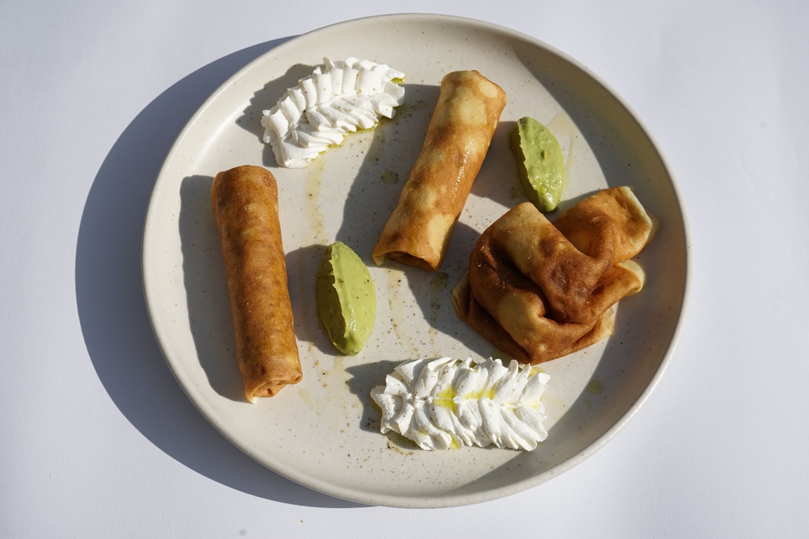 Млинці з кремом із авокадо