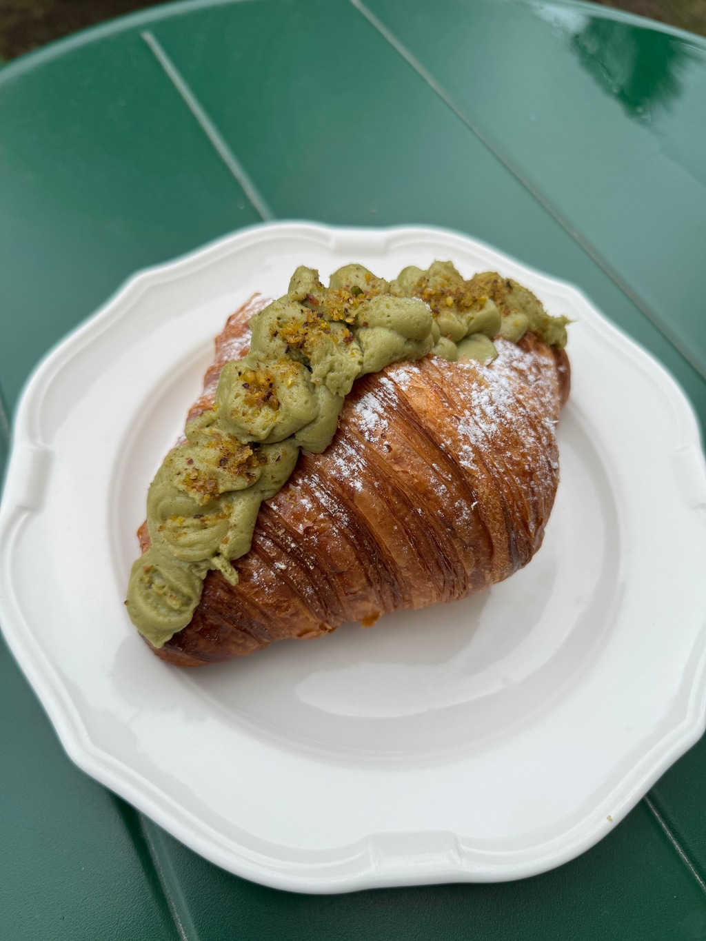 Круасан з фісташкою