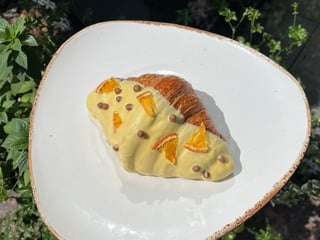 Круасан манго-маракуя