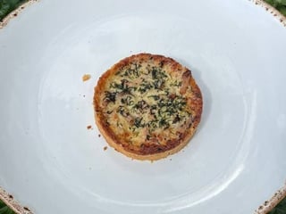 Кіш з сиром та шинкою