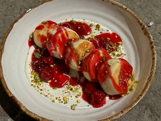 Сирники з вишнею (370г)