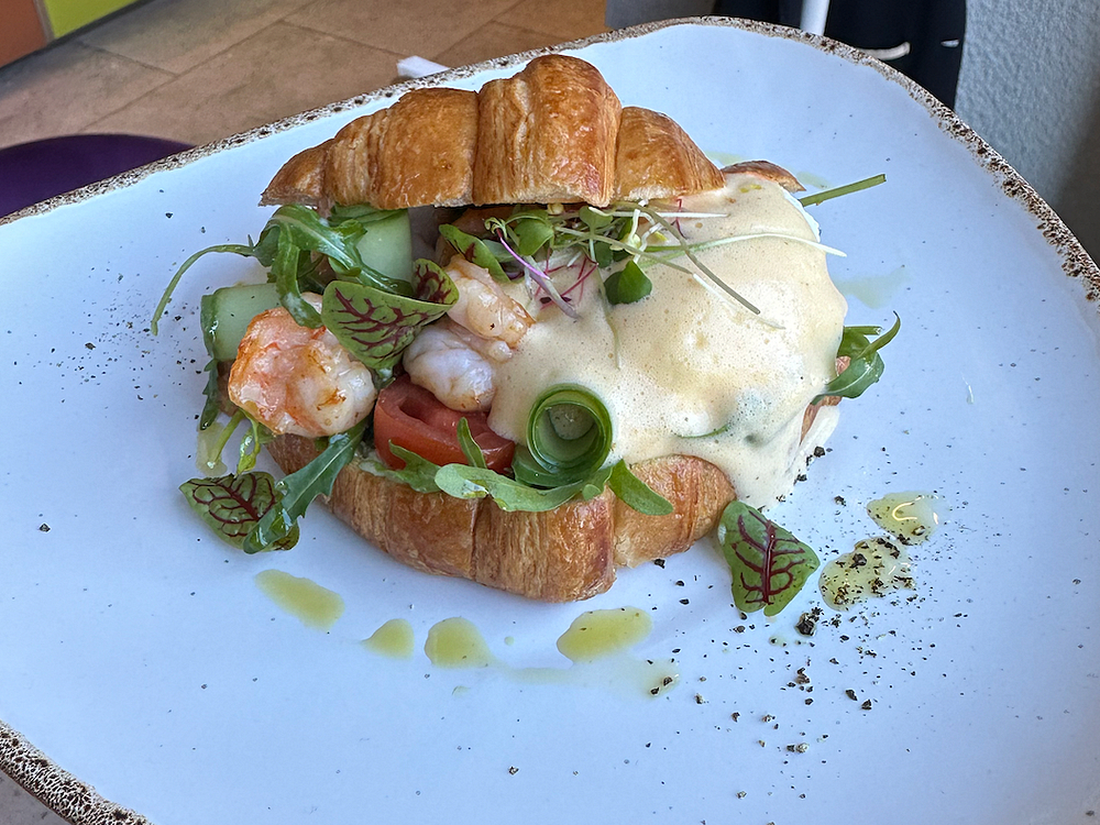 Круасан з креветками (280г)