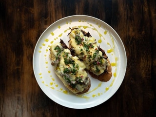 Bruschetta z szarpaną wołowiną