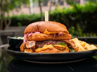 CHEEEESEburger