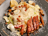 Салат цезар з куркою