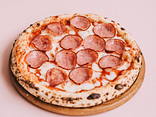 Піца з салямі та сиром