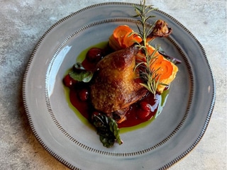 Качина ніжка з гратеном з коренеплодів