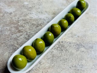 Оливки з кістокою