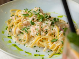 LINGUINE AL SALMONE 