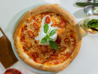 PIZZA BURRATA