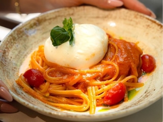 LINGUINE BURRATA E POMODORO 