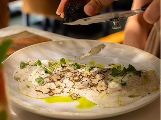 RAVIOLI CON TARTUFO NERO