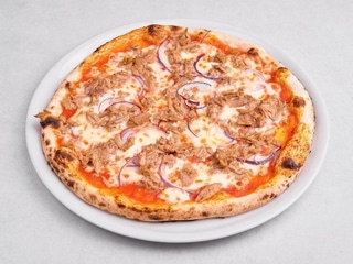 Pizza con tonno e cipolla