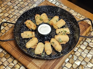 Млинчики з м'ясом курчати і сметаною