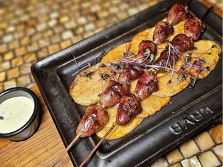 Шашлички із качиних сердечок з підсмаженою картоплею