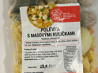 Polévka s masovými kuličkami