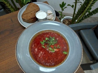 Борщ зі свинячим реберцем