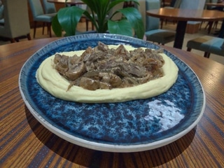 Біфстроганів з картопляним пюре