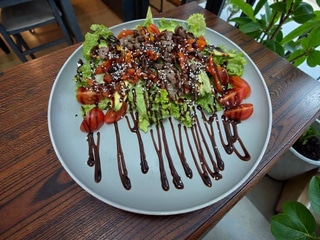 Салат з яловичини під соусом "Унагі"