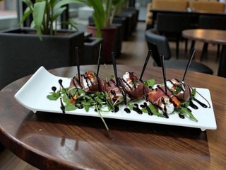 Рулетики з хамоном