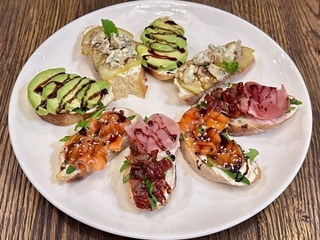 Брускети з грушею 1 шт