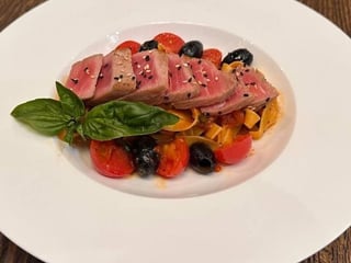 Фетучіні з тунцем