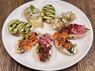 Брускети з хамоном 1 шт