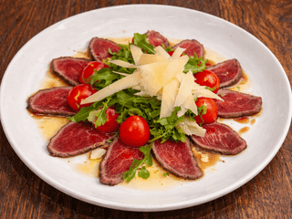 Салат з маринованою яловичиною