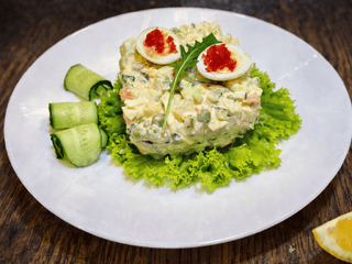 Олівʼє з червоною рибою