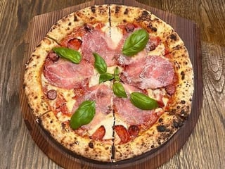 Піца Чотири Мʼяса