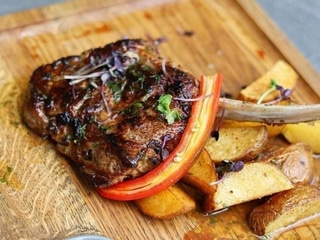 Томагавк зі свинини