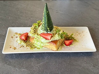 Бельгійські вафлі з маскарпоне та фісташкою