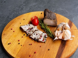 Сало в спеціях з мангалиці "Чорний перець"