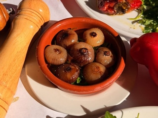 Slow-braised onion with balsamic