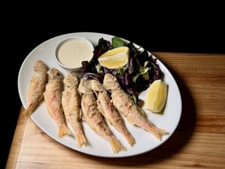 Fried red mullet with aioli