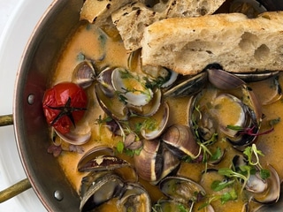 Almejas in Vermentino white wine