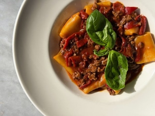 Paccheri with veal "Black Angus" and sweet peppers
