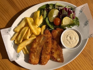 Fried cod fillet with tartar sauce