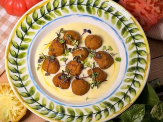Croquettes with porcini in Alfredo sauce