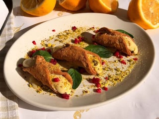 Cannoli with ricotta