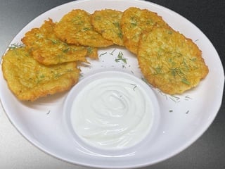 Деруни зі сметаною