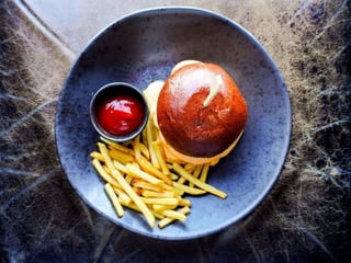 Фірмовий сирний бургер  | Signature cheeseburger