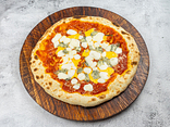 Quattro formaggi pizza