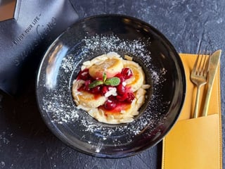 Сирники з вишнею