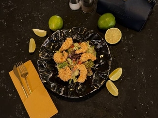 Салат з хрусткими креветками