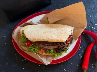 Піта з телятиною