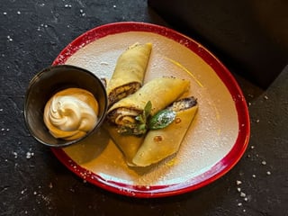 Макові млинці з соусом маскарпоне