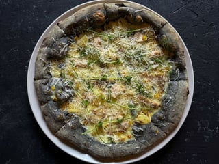 Black pineapple | Чорний ананас